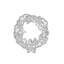 Tonic Studios Rococo Christmas - Holly Wreath 1017e UTGENDE